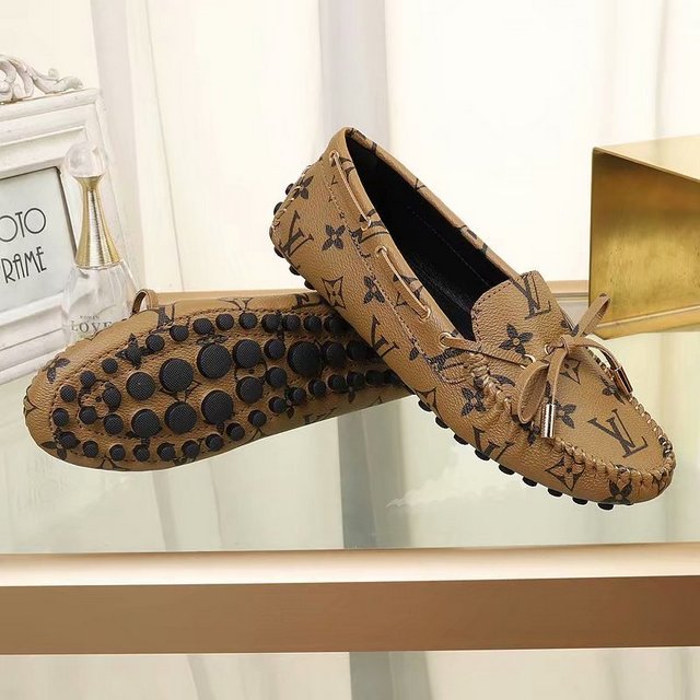 Women's Louis Vuitton Shoes-444